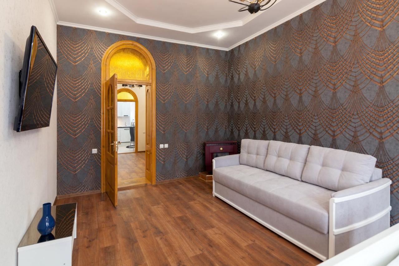 Leogrand Apartments Panteleimona Kulisha 27 Leopoli Esterno foto