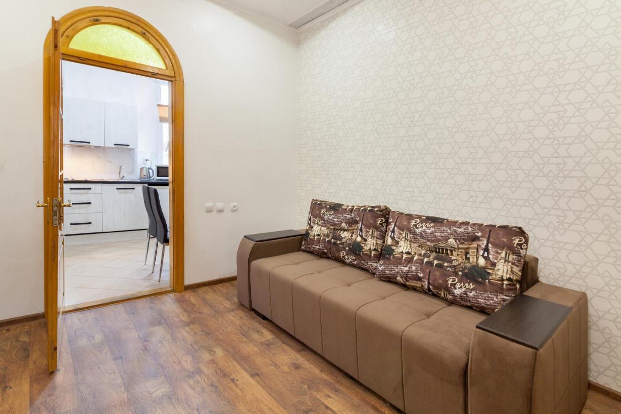 Leogrand Apartments Panteleimona Kulisha 27 Leopoli Esterno foto